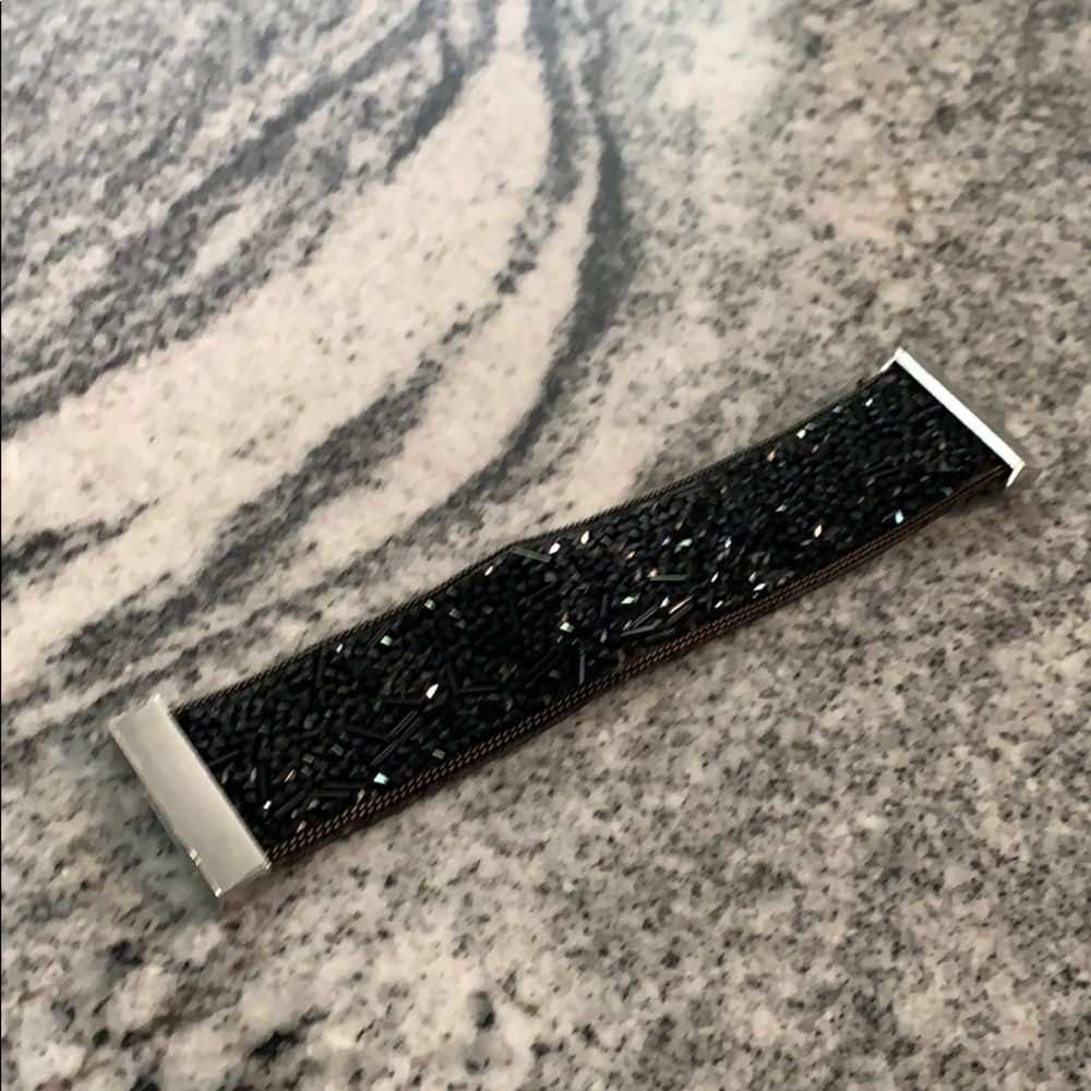 Sparkling black bracelet